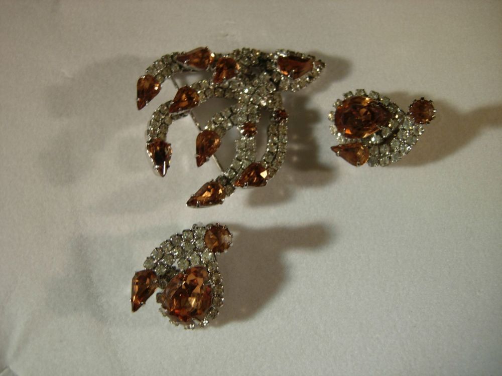 Vintage Kramer brooch and earrings - Bluebonnet AntiquesBluebonnet